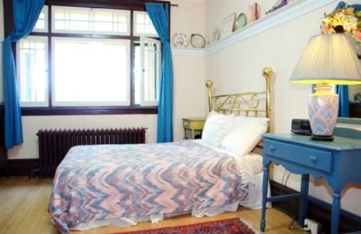 фото отеля Downtown Bed & Breakfast Ottawa