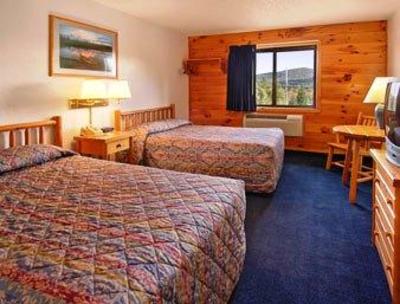 фото отеля Super 8 Motel Warrensburg Lake George