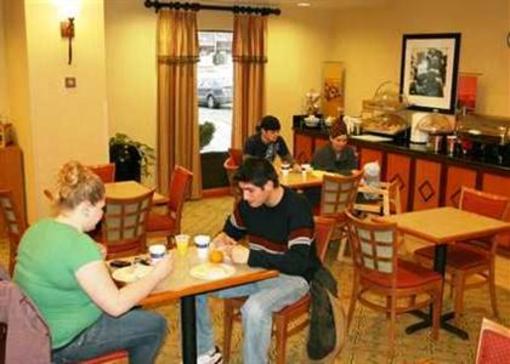 фото отеля Hampton Inn Cortland