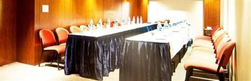 фото отеля Regency Hotel Santacruz East Mumbai