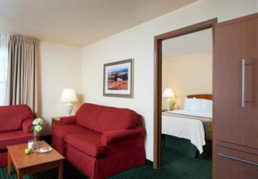 фото отеля TownePlace Suites Park 100 Indianapolis