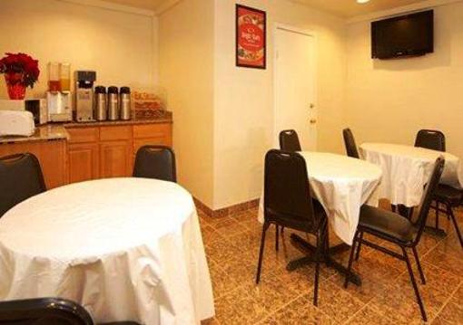 фото отеля Econo Lodge Inn & Suites Oakland Airport