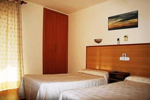 фото отеля Hostal Europa Punico Ibiza