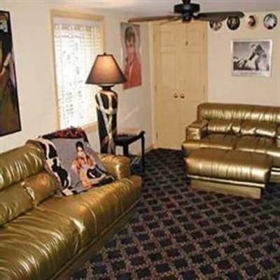 фото отеля Summer Nites Bed & Breakfast