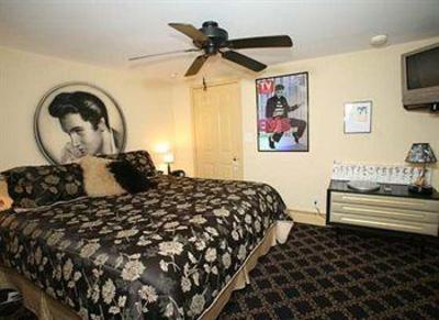 фото отеля Summer Nites Bed & Breakfast
