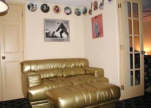 фото отеля Summer Nites Bed & Breakfast