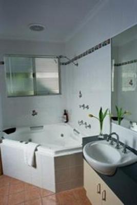 фото отеля Golden Heritage Motor Inn & Cottages
