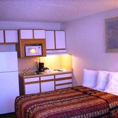 фото отеля Denver's Best Inn and Suites