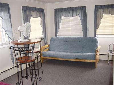 фото отеля Downtown Log Cabin Hideaway Bed and Breakfast - Fairbanks, Alaska