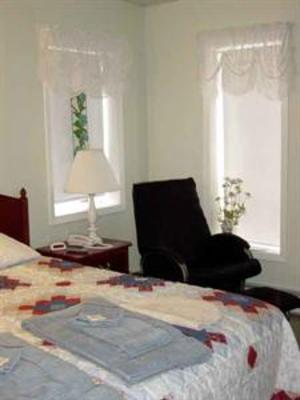 фото отеля Downtown Log Cabin Hideaway Bed and Breakfast - Fairbanks, Alaska