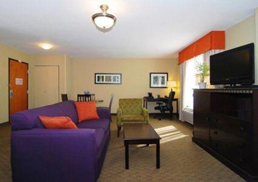 фото отеля Comfort Suites Champaign Urbana