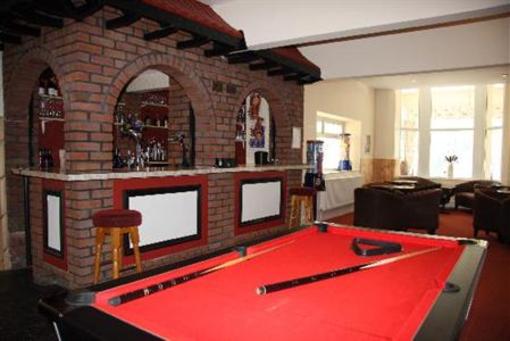 фото отеля Brownes International Hotel