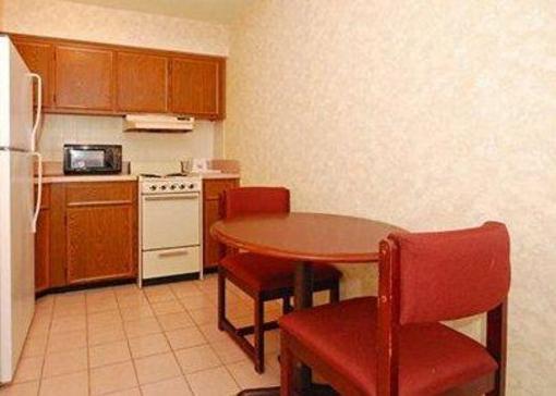 фото отеля Econo Lodge Chesapeake
