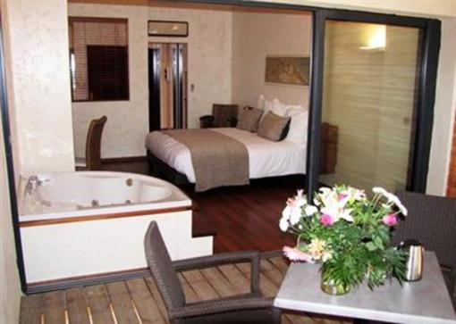 фото отеля Clarion Suites Narbonne Ile Du
