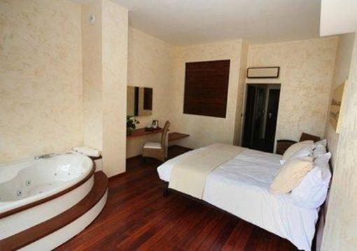 фото отеля Clarion Suites Narbonne Ile Du