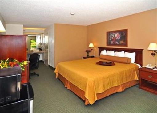 фото отеля Quality Inn & Suites Cattle Baron Fort Worth