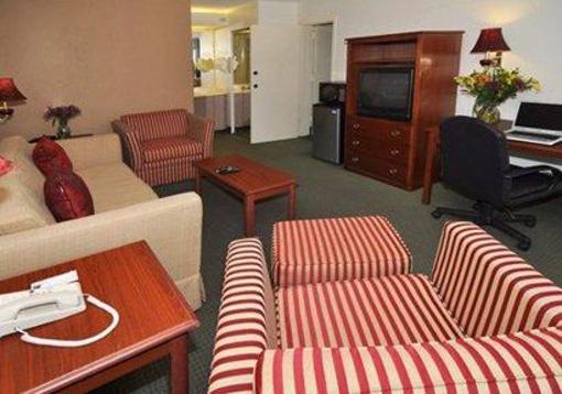 фото отеля Quality Inn & Suites Cattle Baron Fort Worth