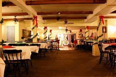 фото отеля Colonial House Inn