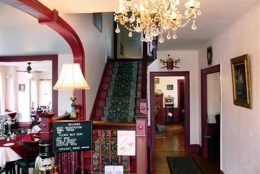 фото отеля Colonial House Inn
