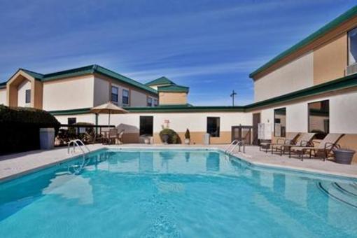 фото отеля Holiday Inn Express Hotel & Suites Spring Lake (North Carolina)