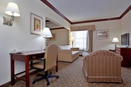 фото отеля Holiday Inn Express Hotel & Suites Spring Lake (North Carolina)