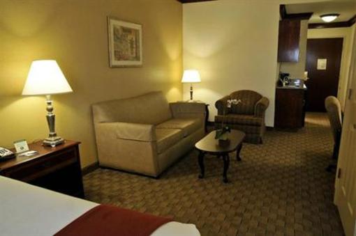 фото отеля Holiday Inn Express Hotel & Suites Spring Lake (North Carolina)