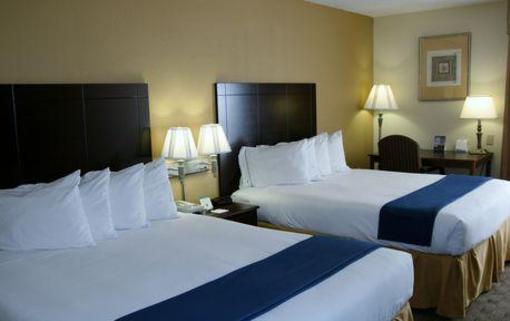 фото отеля Holiday Inn Express Hotel & Suites Spring Lake (North Carolina)