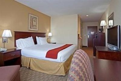 фото отеля Holiday Inn Express Hotel & Suites Spring Lake (North Carolina)
