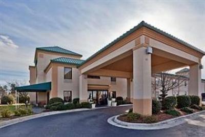 фото отеля Holiday Inn Express Hotel & Suites Spring Lake (North Carolina)
