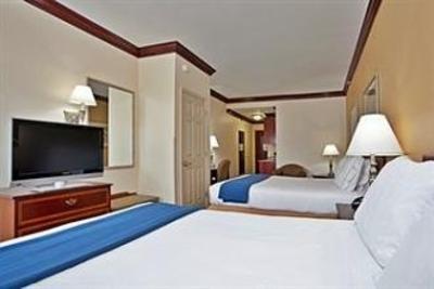 фото отеля Holiday Inn Express Hotel & Suites Spring Lake (North Carolina)