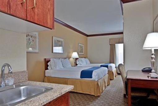 фото отеля Holiday Inn Express Hotel & Suites Spring Lake (North Carolina)