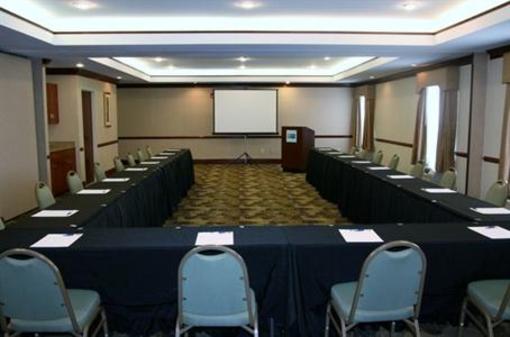 фото отеля Holiday Inn Express Hotel & Suites Spring Lake (North Carolina)