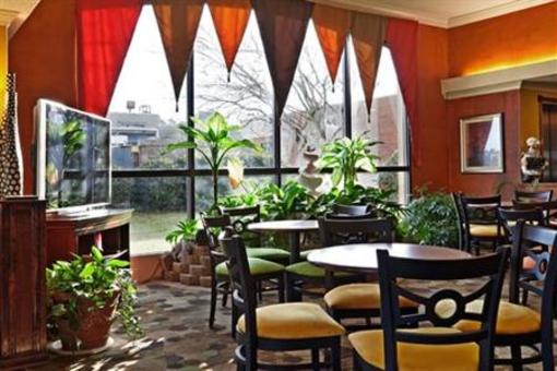 фото отеля Holiday Inn Express Hotel & Suites Spring Lake (North Carolina)