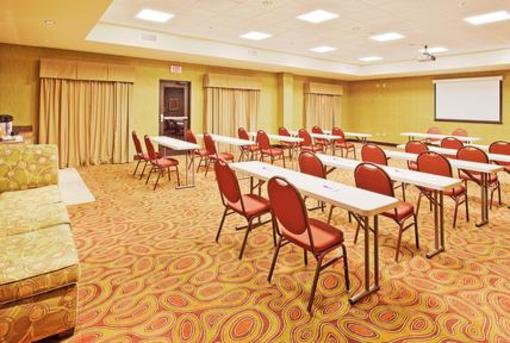 фото отеля Holiday Inn Express Hotel & Suites Knoxville Clinton