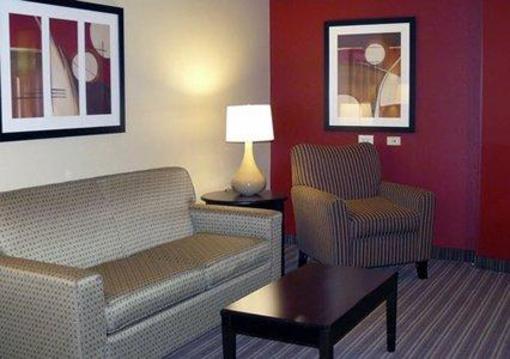 фото отеля Comfort Suites West of the Ashley