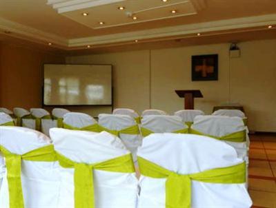 фото отеля Embassy Hotel Quito