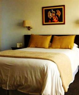 фото отеля Embassy Hotel Quito