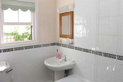 фото отеля Cartref Guest House Caernarfon