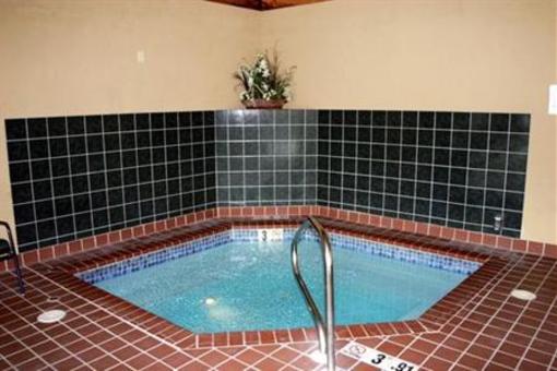фото отеля Holiday Inn Express Anniston Oxford