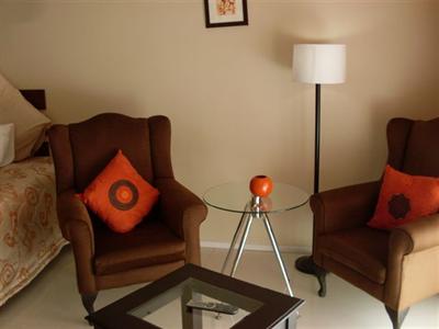 фото отеля Queen's Place Apartments Kensington Johannesburg