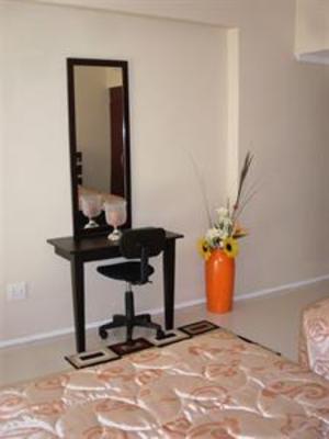 фото отеля Queen's Place Apartments Kensington Johannesburg