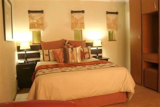 фото отеля Queen's Place Apartments Kensington Johannesburg