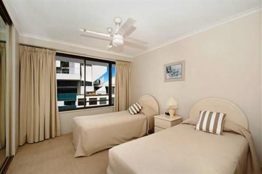фото отеля South Pacific Plaza Broadbeach