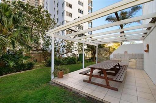 фото отеля South Pacific Plaza Broadbeach