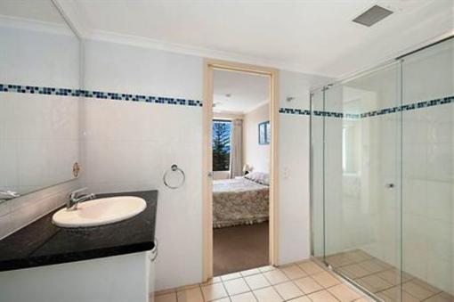 фото отеля South Pacific Plaza Broadbeach