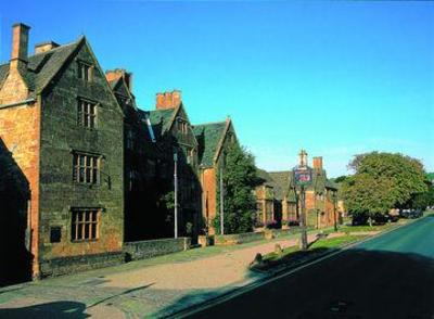фото отеля Barcelo The Lygon Arms