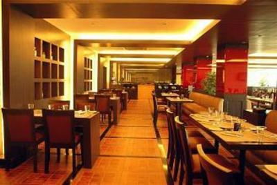 фото отеля Rennaaissannce Sarovar Portico Hotel Hosur