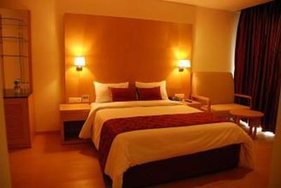 фото отеля Rennaaissannce Sarovar Portico Hotel Hosur