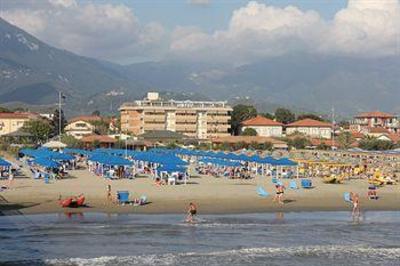 фото отеля Hotel Esplanade Pietrasanta