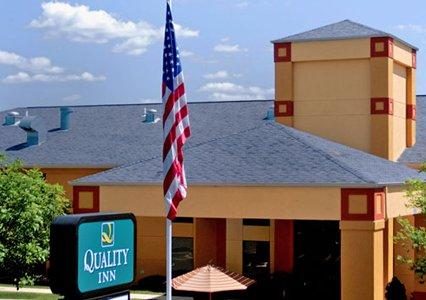 фото отеля Quality Inn Saint Robert